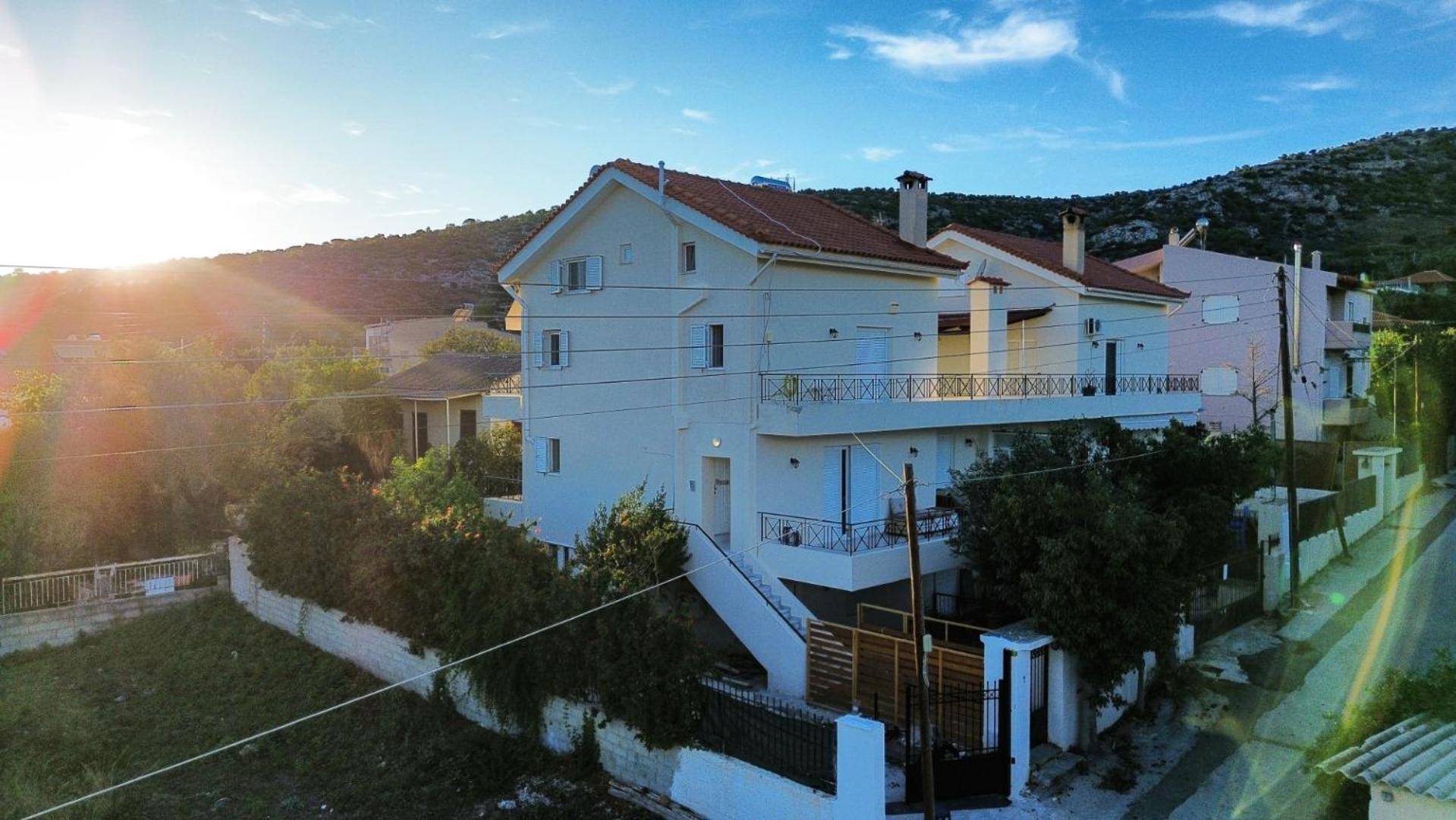 Beautiful Maisonette With A View To The Mountains And The Sea Agia Marina  Dış mekan fotoğraf